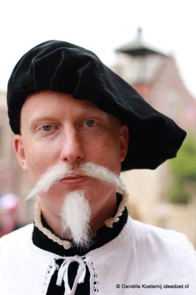 Bestand:Oogarts Baard.jpg