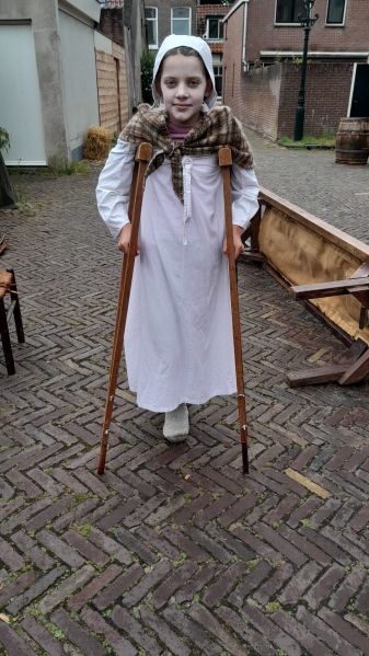 Bestand:Kinderhospitaal kleding.JPEG